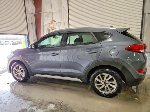 KM8J33A46JU597286 2018 HYUNDAI TUCSON - Image 2