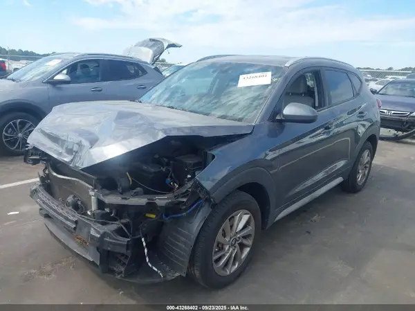 KM8J33A46JU600381 2018 HYUNDAI TUCSON - Image 2