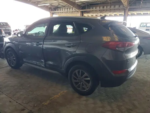 KM8J33A46JU600655 2018 HYUNDAI TUCSON - Image 2