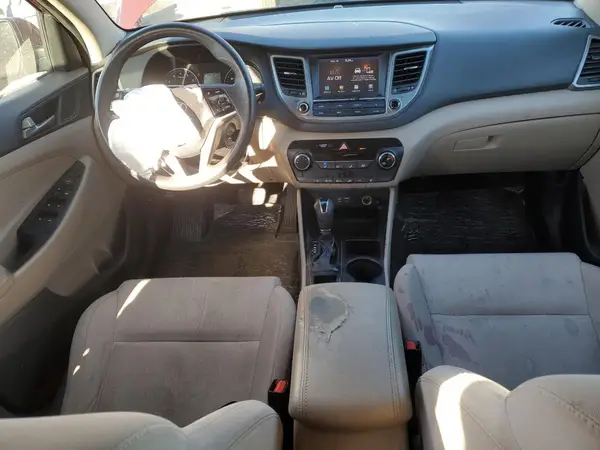 KM8J33A46JU621120 2018 HYUNDAI TUCSON - Image 8