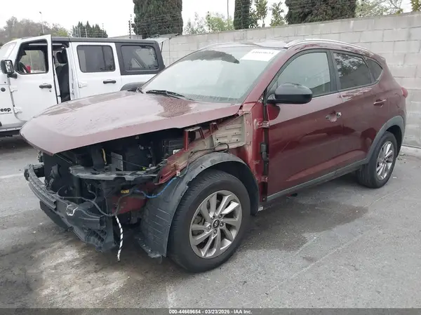 KM8J33A46JU640511 2018 HYUNDAI TUCSON - Image 2