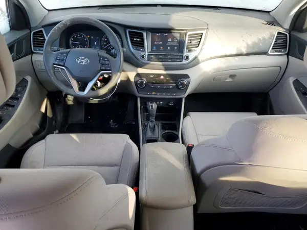 KM8J33A46JU643022 2018 HYUNDAI TUCSON - Image 8