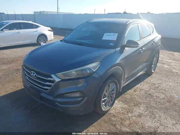 KM8J33A46JU646549 2018 HYUNDAI TUCSON - Image 2