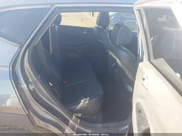 KM8J33A46JU646549 2018 HYUNDAI TUCSON - Image 8
