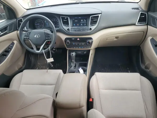 KM8J33A46JU650083 2018 HYUNDAI TUCSON - Image 8