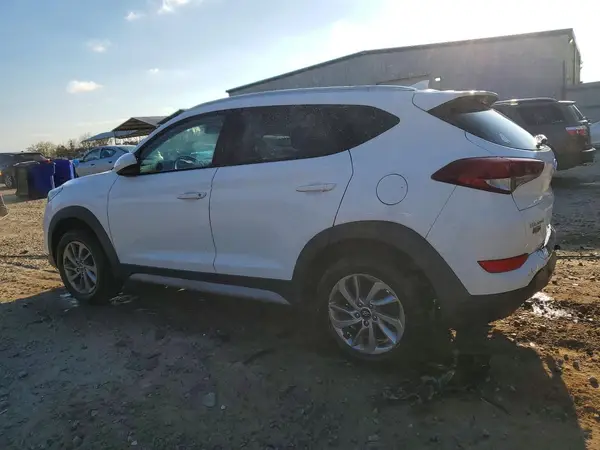 KM8J33A46JU655641 2018 HYUNDAI TUCSON - Image 2