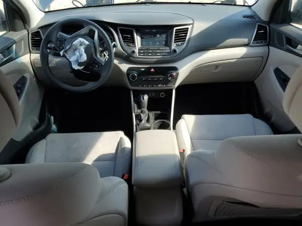KM8J33A46JU663576 2018 HYUNDAI TUCSON - Image 8