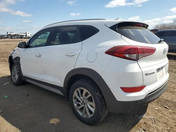 KM8J33A46JU665618 2018 HYUNDAI TUCSON - Image 2
