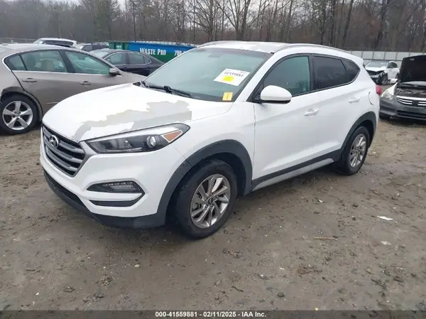 KM8J33A46JU669524 2018 HYUNDAI TUCSON - Image 2