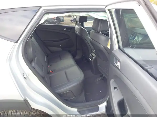 KM8J33A46JU670866 2018 HYUNDAI TUCSON - Image 8