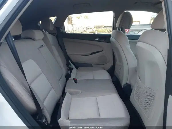 KM8J33A46JU671838 2018 HYUNDAI TUCSON - Image 8