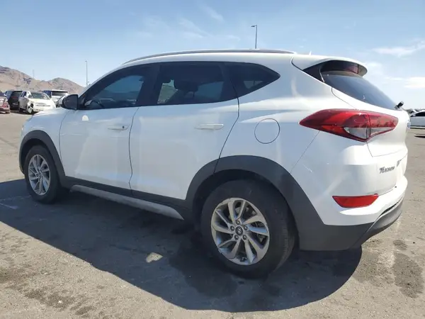 KM8J33A46JU672682 2018 HYUNDAI TUCSON - Image 2