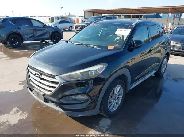 KM8J33A46JU674352 2018 HYUNDAI TUCSON - Image 2