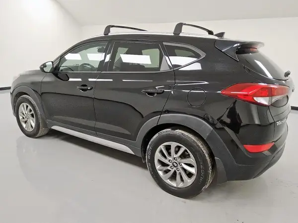 KM8J33A46JU676893 2018 HYUNDAI TUCSON - Image 2