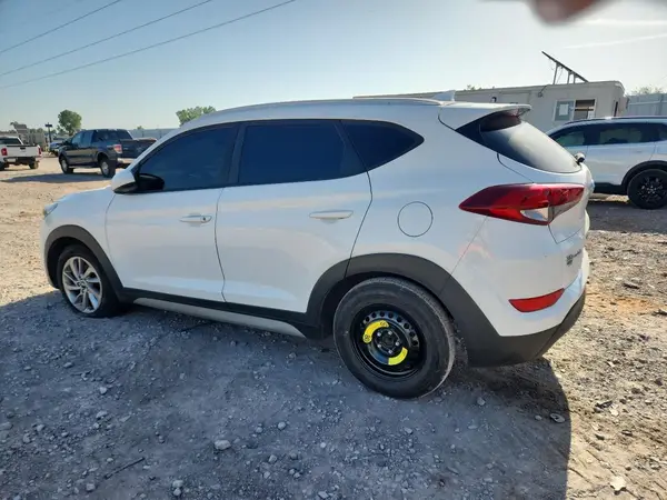 KM8J33A46JU684606 2018 HYUNDAI TUCSON - Image 2