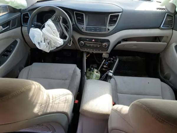 KM8J33A46JU689403 2018 HYUNDAI TUCSON - Image 8