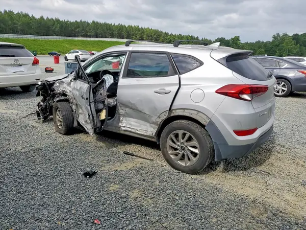 KM8J33A46JU694505 2018 HYUNDAI TUCSON - Image 2