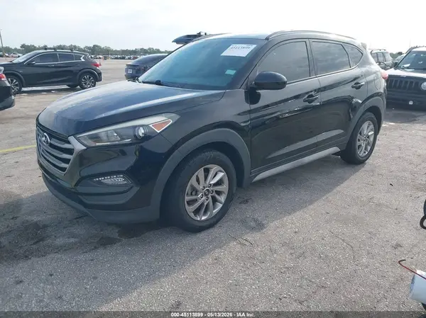 KM8J33A46JU696867 2018 HYUNDAI TUCSON - Image 2