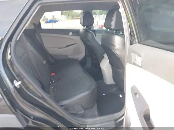 KM8J33A46JU696867 2018 HYUNDAI TUCSON - Image 8