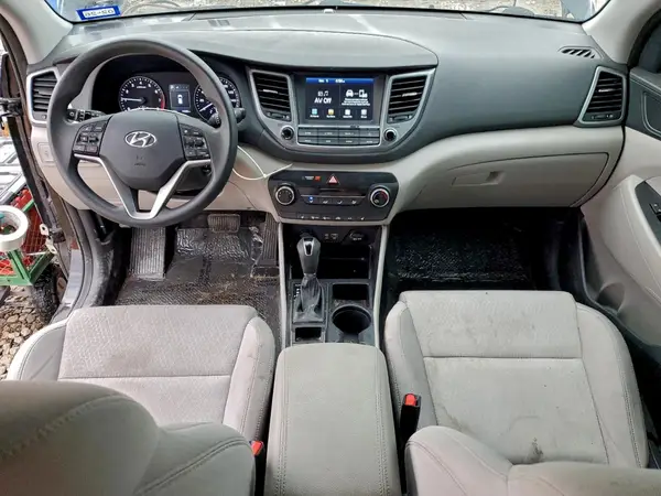 KM8J33A46JU706300 2018 HYUNDAI TUCSON - Image 8
