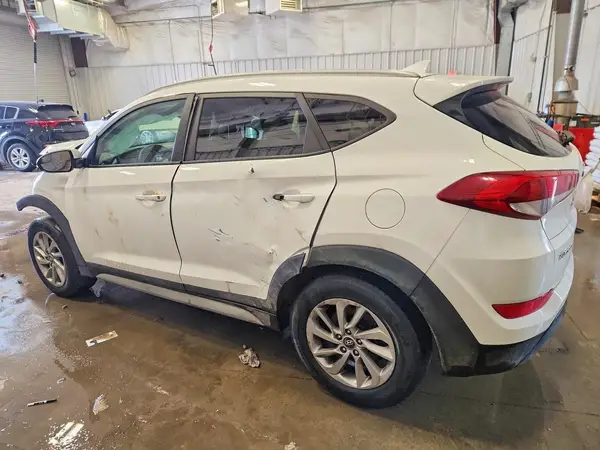 KM8J33A46JU714946 2018 HYUNDAI TUCSON - Image 2