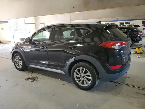 KM8J33A46JU718818 2018 HYUNDAI TUCSON - Image 2