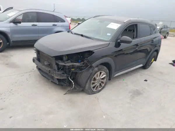 KM8J33A46JU720178 2018 HYUNDAI TUCSON - Image 2