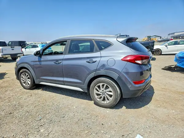 KM8J33A46JU728670 2018 HYUNDAI TUCSON - Image 2