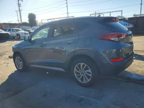 KM8J33A46JU748434 2018 HYUNDAI TUCSON - Image 2