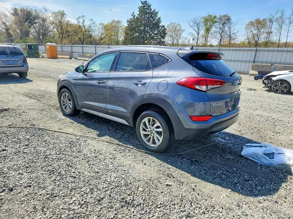 KM8J33A46JU750264 2018 HYUNDAI TUCSON - Image 2