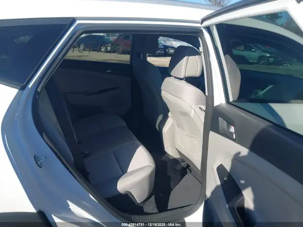 KM8J33A46JU750779 2018 HYUNDAI TUCSON - Image 8