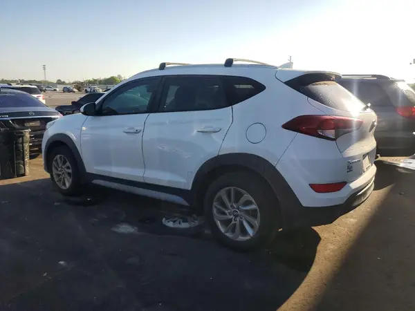 KM8J33A46JU759563 2018 HYUNDAI TUCSON - Image 2