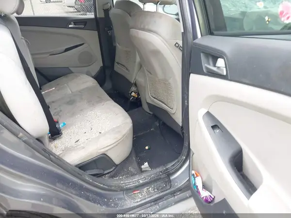 KM8J33A46JU785466 2018 HYUNDAI TUCSON - Image 8