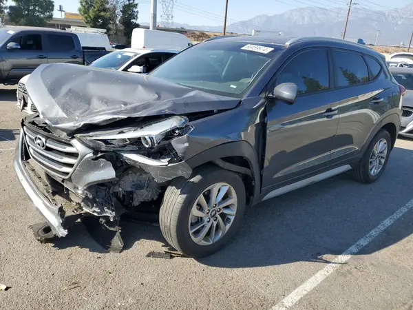 KM8J33A46JU808857 2018 HYUNDAI TUCSON - Image 1