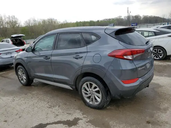 KM8J33A46JU830907 2018 HYUNDAI TUCSON - Image 2