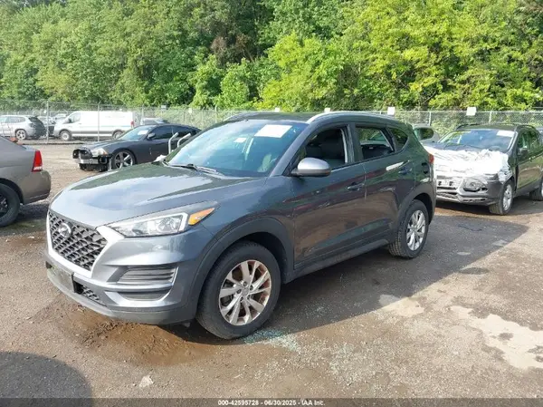 KM8J33A46KU040363 2019 HYUNDAI TUCSON - Image 2