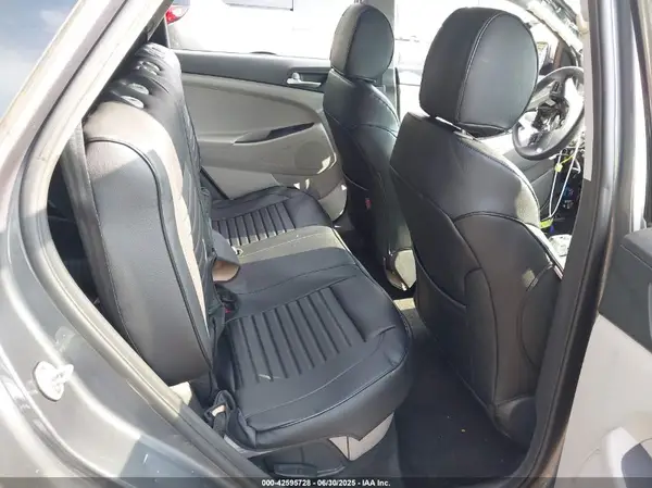 KM8J33A46KU040363 2019 HYUNDAI TUCSON - Image 8