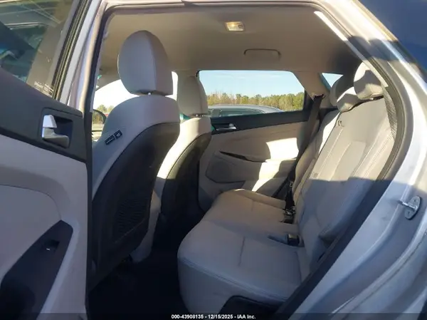 KM8J33A46LU091282 2020 HYUNDAI TUCSON - Image 8