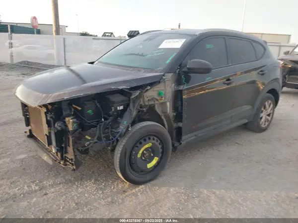 KM8J33A46LU124748 2020 HYUNDAI TUCSON - Image 2
