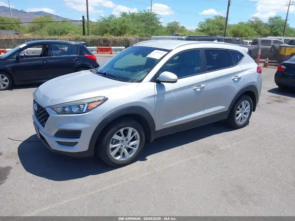 KM8J33A46LU161878 2020 HYUNDAI TUCSON - Image 2