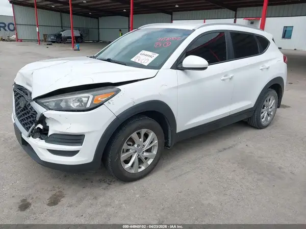 KM8J33A46LU206141 2020 HYUNDAI TUCSON - Image 2
