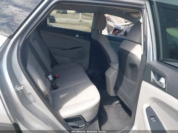 KM8J33A46LU266131 2020 HYUNDAI TUCSON - Image 8