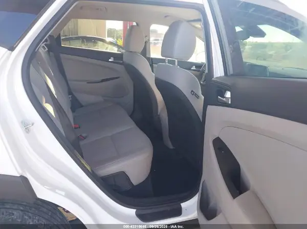 KM8J33A46MU390188 2021 HYUNDAI TUCSON - Image 8