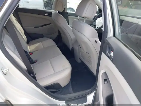 KM8J33A47GU040234 2016 HYUNDAI TUCSON - Image 8