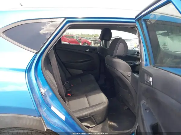 KM8J33A47GU070303 2016 HYUNDAI TUCSON - Image 8