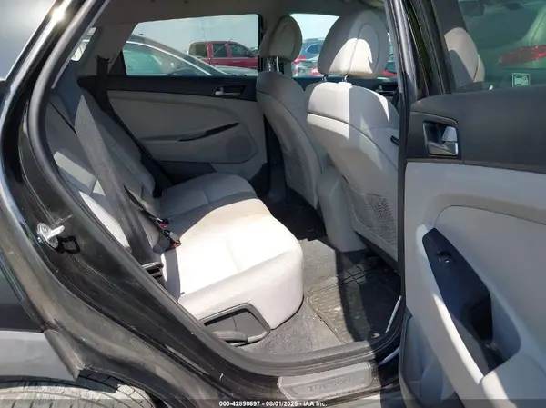 KM8J33A47GU075002 2016 HYUNDAI TUCSON - Image 8