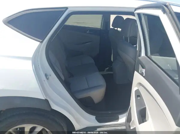 KM8J33A47GU120083 2016 HYUNDAI TUCSON - Image 8