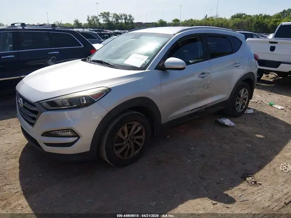 KM8J33A47GU145789 2016 HYUNDAI TUCSON - Image 2
