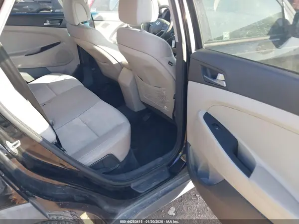 KM8J33A47GU189470 2016 HYUNDAI TUCSON - Image 8