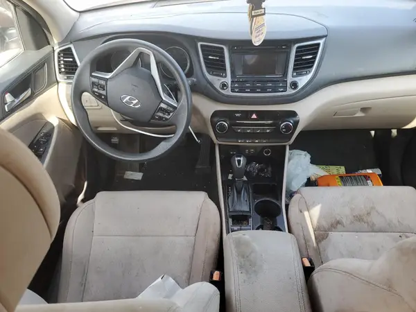 KM8J33A47HU260541 2017 HYUNDAI TUCSON - Image 8